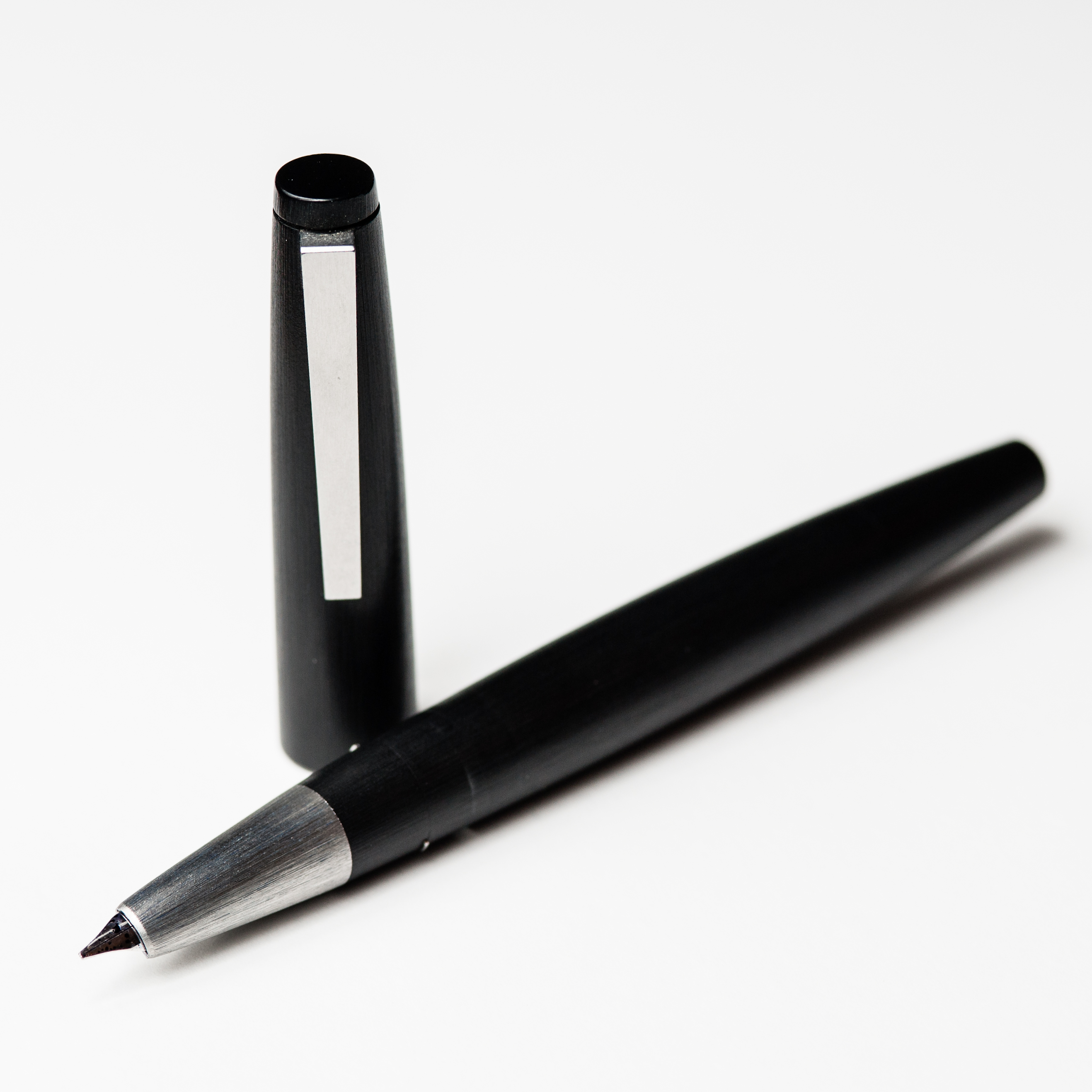 Review: Lamy 2000 (Makrolon) – Hand Over That Pen