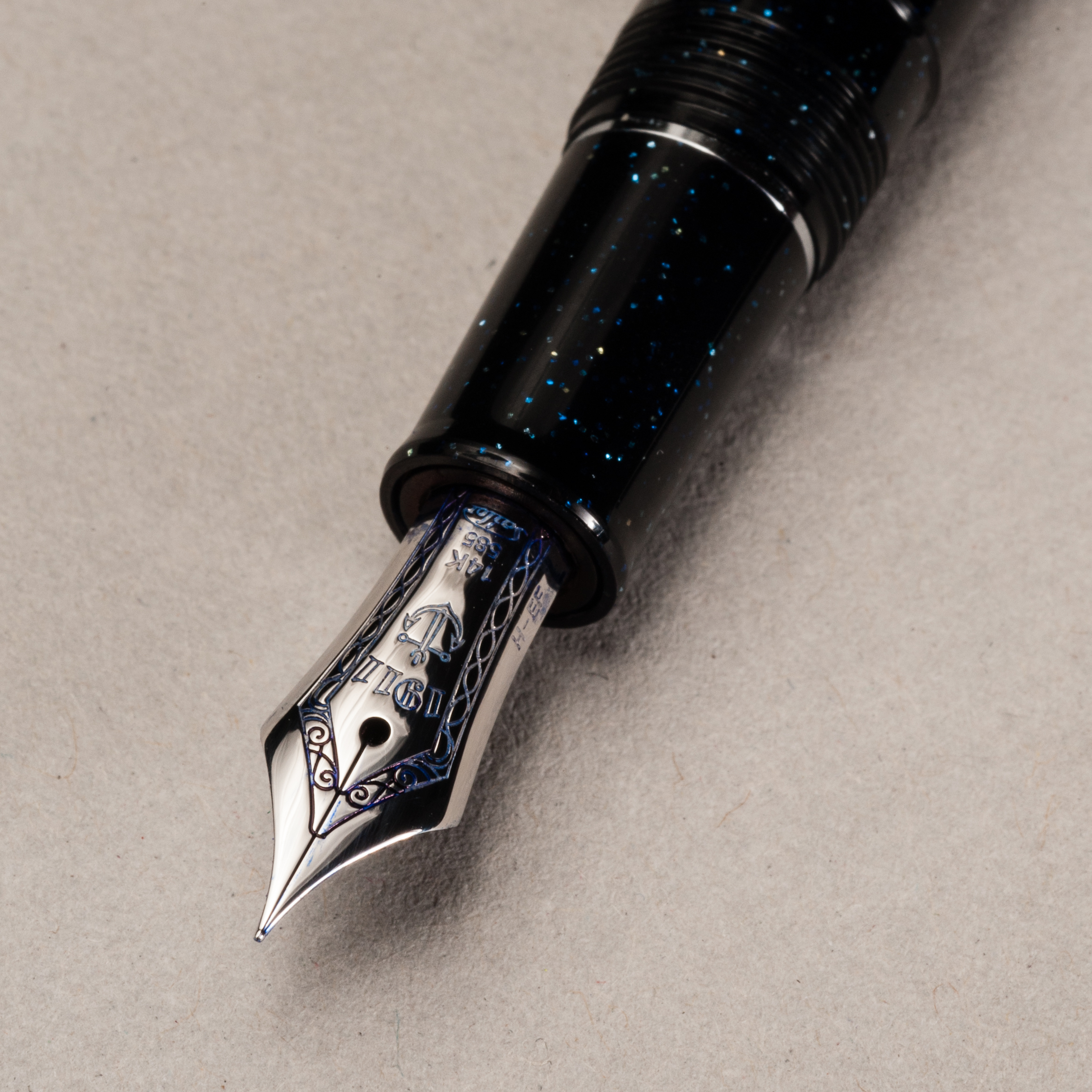 Close up of the Sailor Pro Gear Slim's H-EF nib 