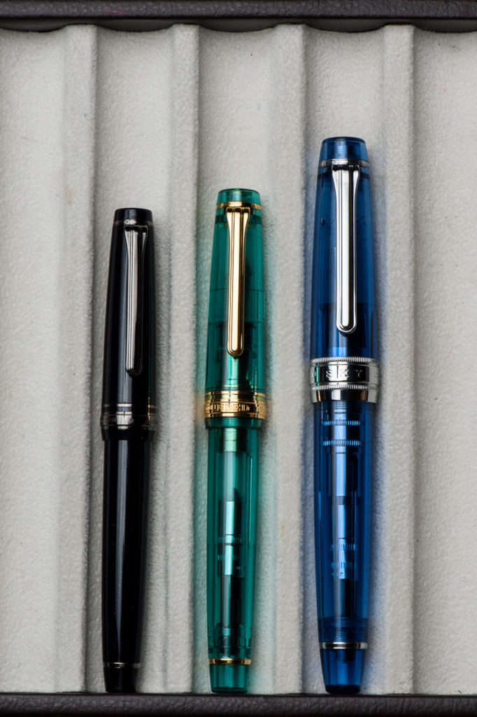 Review Sailor Professional Gear (Medium Fine nib) Hand Over That Pen