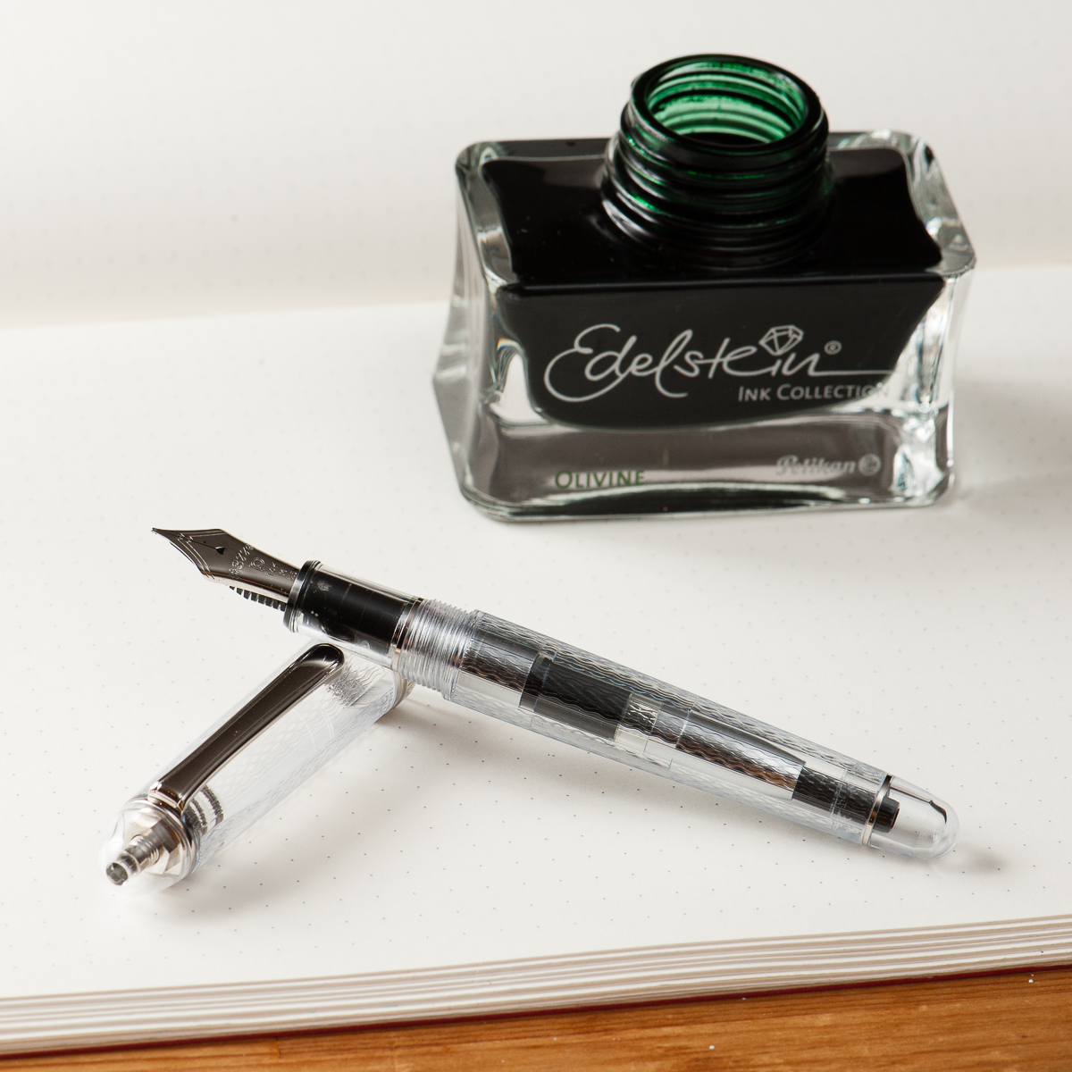 Pelikan M200 Fountain Pen - Black, Gold Plated Trim, Italic Nib (Near Mint,  Works Well) - Peyton Street Pens